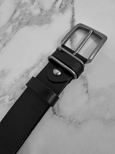 Мужской кожаный ремень Armani чёрного цвета   