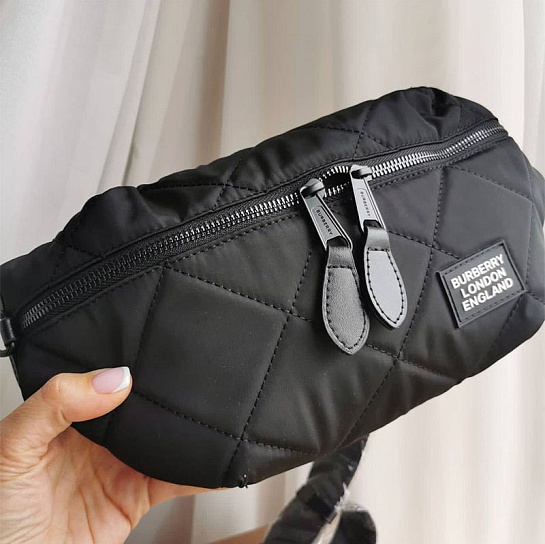 Нейлоновая сумка на пояс Burberry 30х16 см