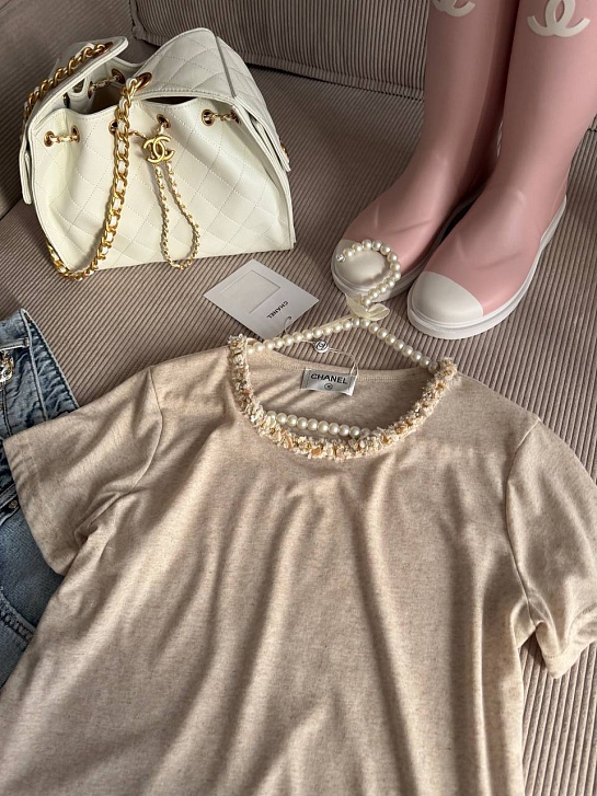 Женская бежевая футболка Chanel premium