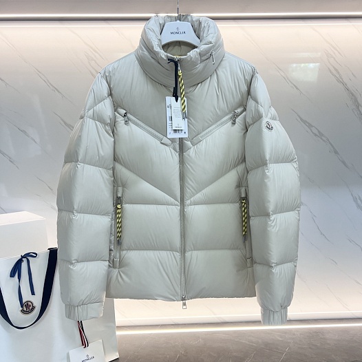 Мужской бежевый пуховик Moncler Katmai   