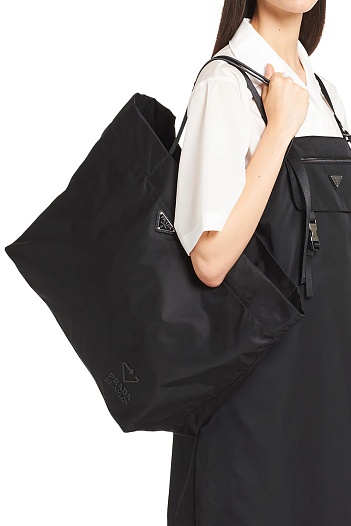 Женская сумка-тоут Prada Re-Nylon tote bag 38x31 см   