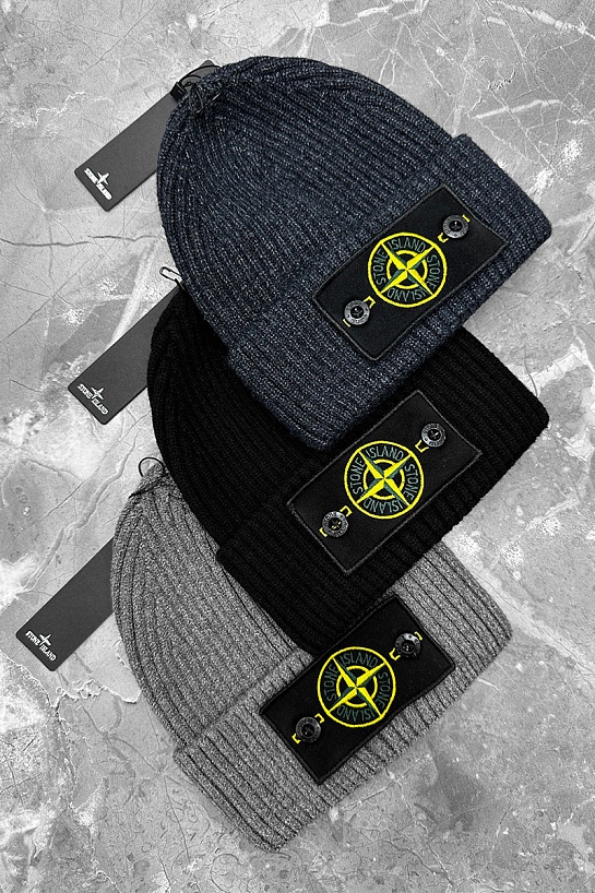 Шапка чёрного цвета Stone Island compass patch