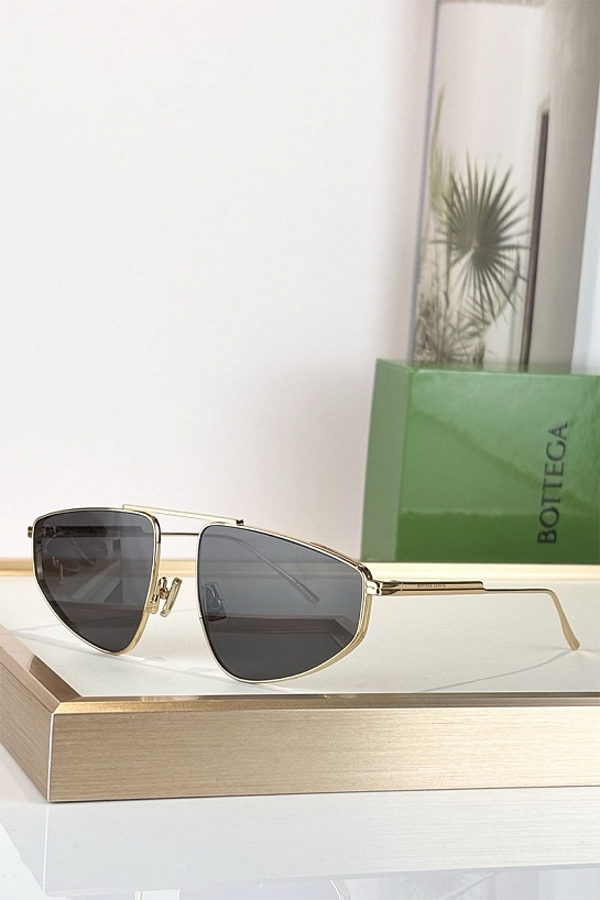 Солнцезащитные очки Bottega Veneta Aviator