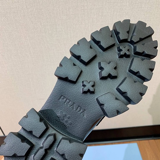 Женские кожаные лоферы Prada premium