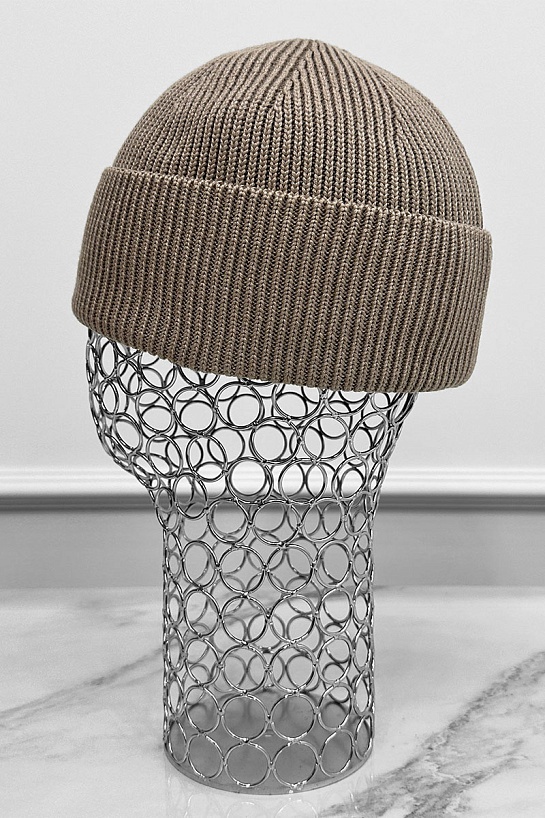 Бежевая шапка Billionaire logo-patch