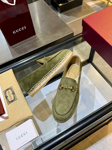 Женские замшевые лоферы Gucci GG Horsebit premium   