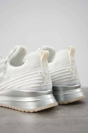 Текстильные кроссовки Louis Vuitton белого цвета   