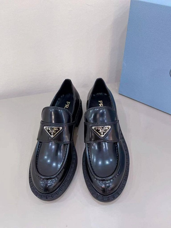 Женские кожаные лоферы Prada Premium - Black