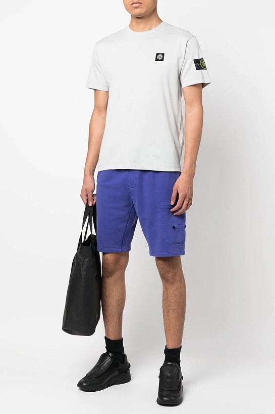 Серая мужская футболка с патчем на плече Stone Island