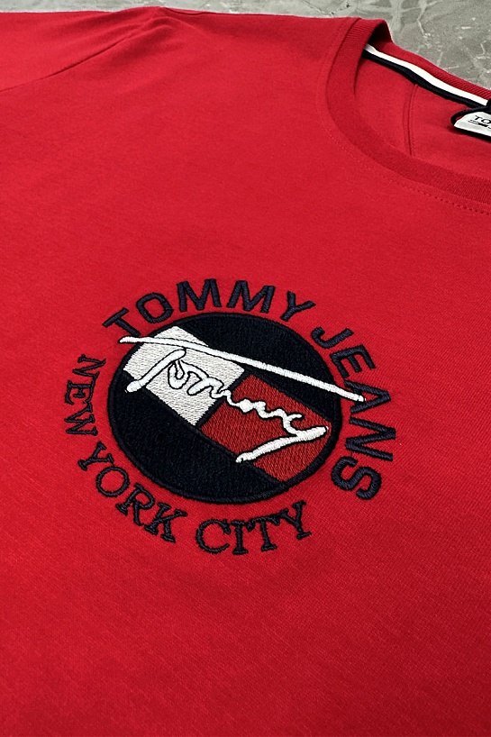 Красная футболка Tommy Hilfiger New York City
