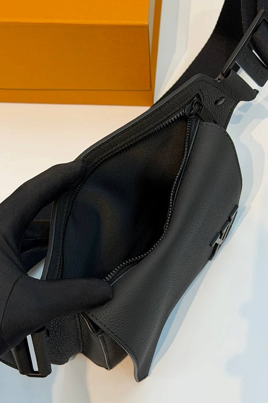 Кожаная сумка на пояс Louis Vuitton Aerogram Takeoff Sling premium 30x16x3 см
