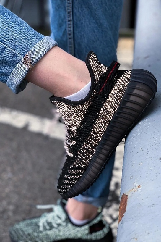 Кроссовки Adidas Yeezy Boost 350 V2 "Black" Reflective