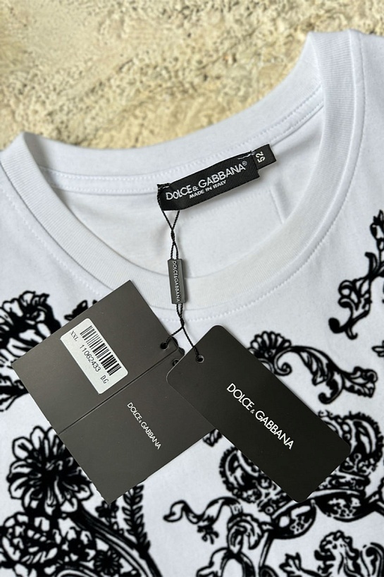 Белая футболка Dolce&Gabbana с фактурным принтом