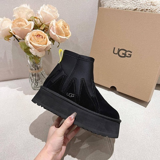 Женские ботинки с мехомм UGG Deeper - Black   