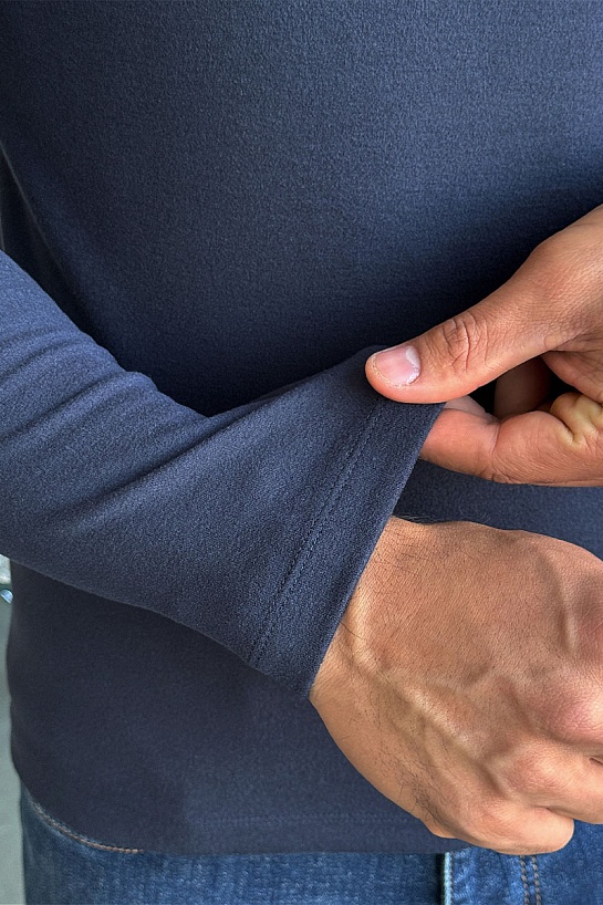 Утеплённая водолазка Moncler тёмно-синего цвета