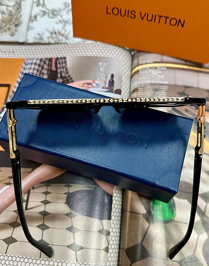 Солнцезащитные очки Louis Vuitton с чёрными линзами   
