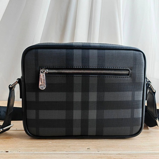 Кожаная сумка Burberry Muswell 22x17 см