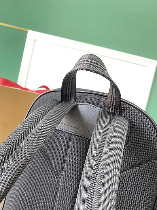 Нейлоновый рюкзак Burberry Premium 42.5x30x14.5 см