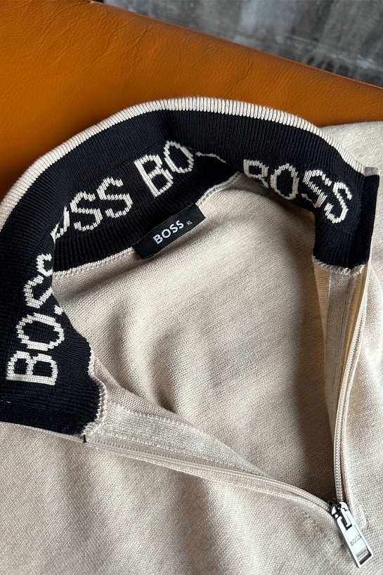 Мужской джемпер Hugo Boss бежевого цвета