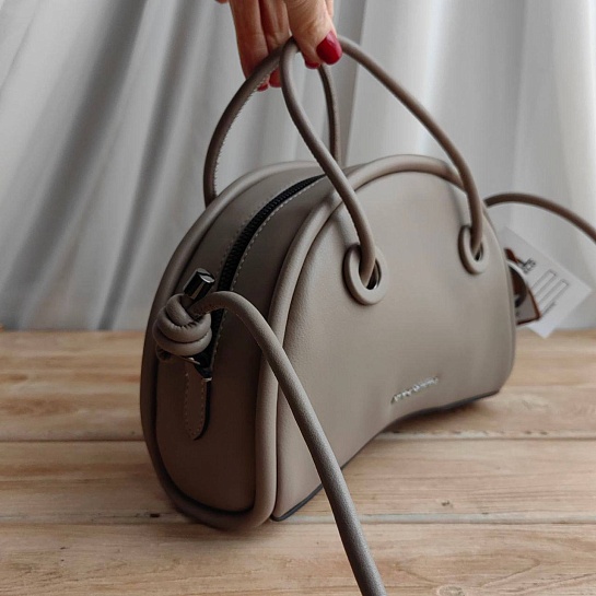 Кожаная сумка Karl Lagerfeld Half Moon 25x15 см