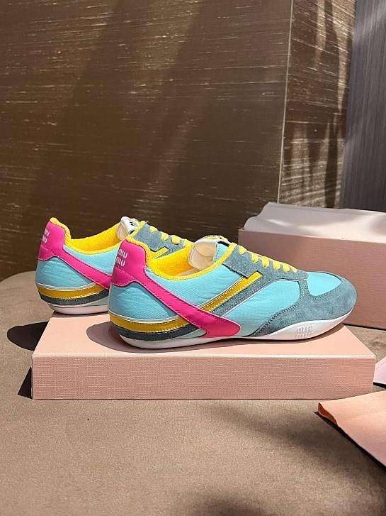 Замшевые женские кроссовки MIU MIU