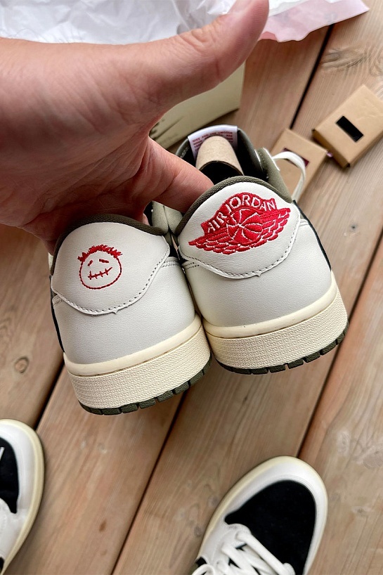 Кроссовки Travis Scott x Nike Air Jordan 1 Low "Medium Olive" Premium