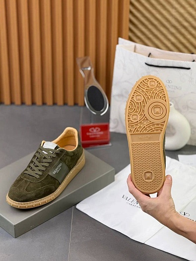 Замшевые кроссовки Valentino Upvillage - Khaki   
