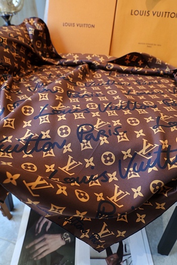 Платок Louis Vuitton LV Script Square premium 89x88 см   