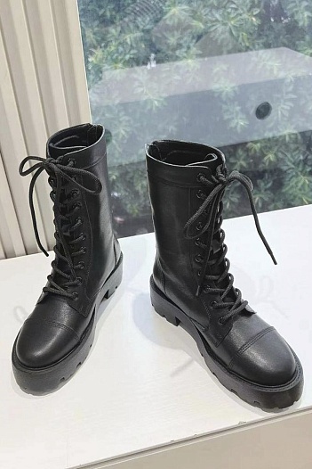 Женские кожаные ботинки черного цвета Dior   