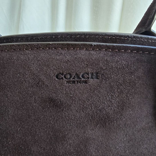 Замшевая сумка Coach 33x16 см