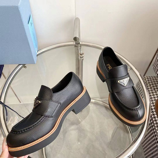 Женские кожаные лоферы Prada Premium - Black