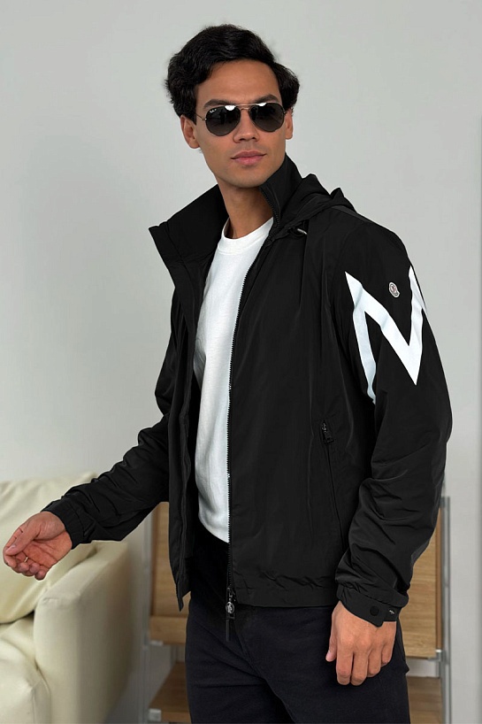Мужская чёрная ветровка Moncler Fetuque