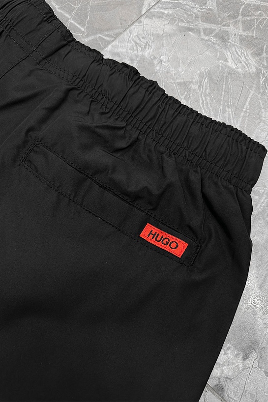 Мужские чёрные шорты Hugo Boss Dugo logo-embroidered