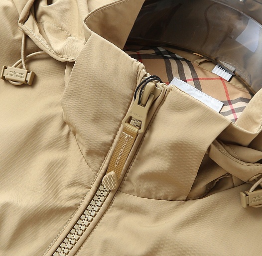 Мужская бежевая ветровка Burberry   