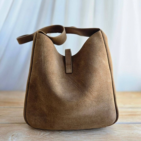 Женская замшевая сумка Yves Saint Laurent 37x29 см