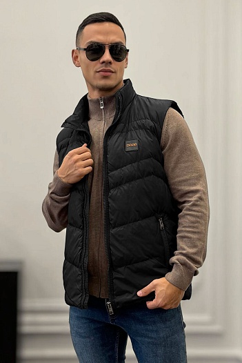 Мужской чёрный жилет Hugo Boss logo-patch   