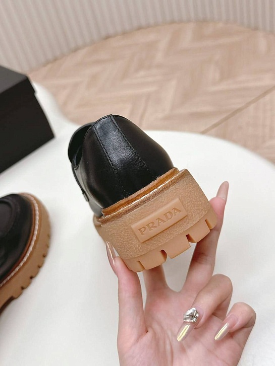 Женские кожаные лоферы Prada Premium - Black