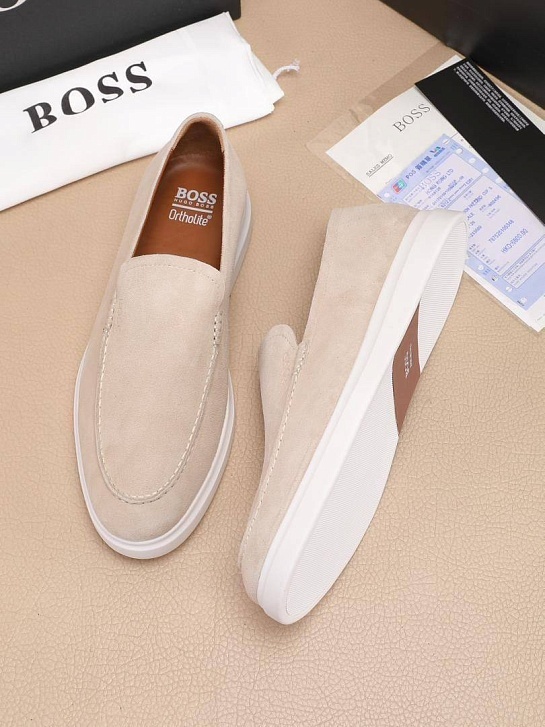 Замшевые лоферы Hugo Boss embossed logo - Beige