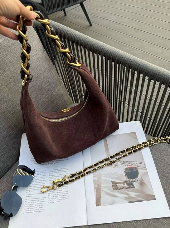 Замшевая сумка Chanel 29x21 см