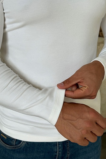 Утеплённая водолазка Moncler белого цвета   