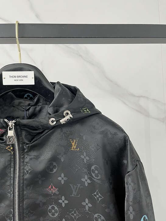 Ветровка чёрного цвета Louis Vuitton Monogram