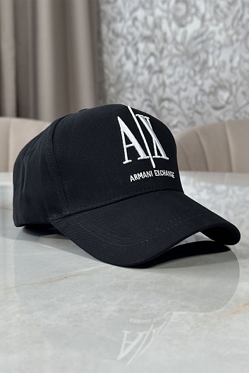 Бейсболка чёрного цвета Armani Exchange embroidered-logo   