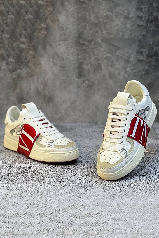 Женские кожаные кроссовки Valentino Gavani