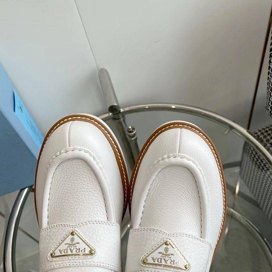 Женские кожаные лоферы Prada Premium - White