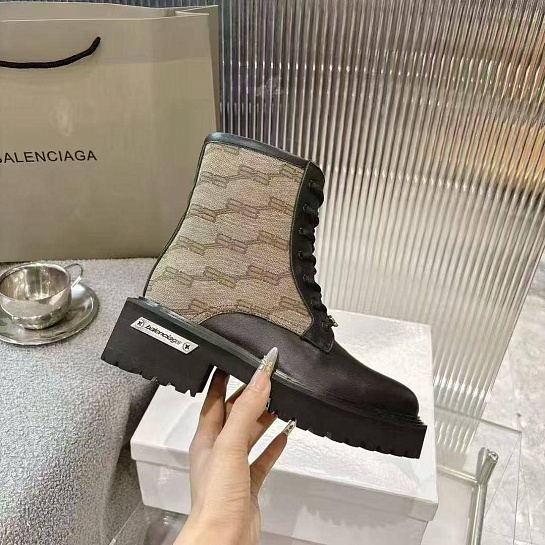 Женские кожаные ботинки Balenciaga чёрного цвета