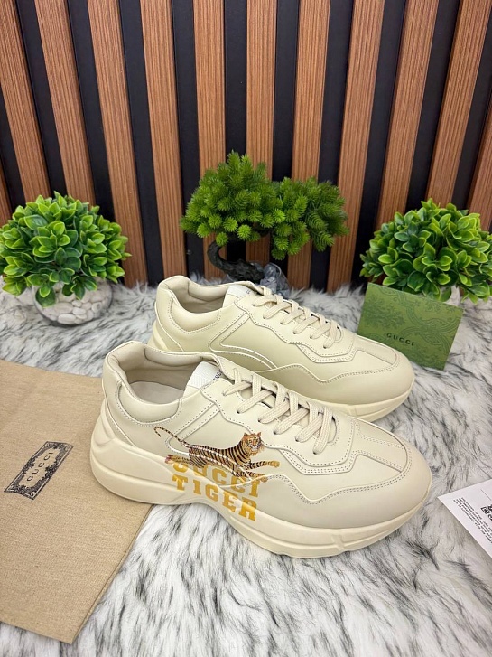 Кожаные кроссовки Gucci Rhyton "Tiger" - Beige