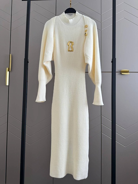 Женское трикотажное платье двойка Schiaparelli белого цвета