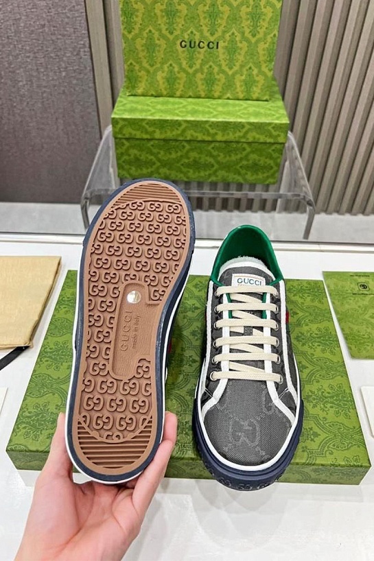 Мужские серые кроссовки Gucci GG Monogram