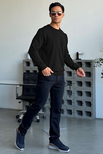 Джемпер чёрного цвета Armani Exchange   