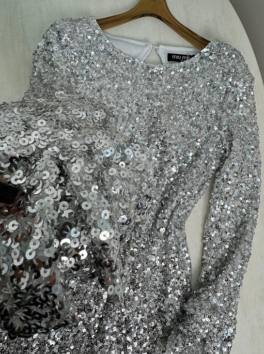 Женское платье в пайетках с открытой спинкой MIU MIU